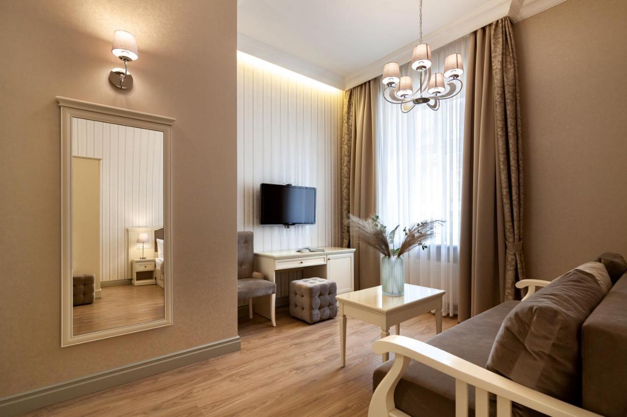 Royal Mini-Apart Hotel On Rynok Square Λβιβ Εξωτερικό φωτογραφία