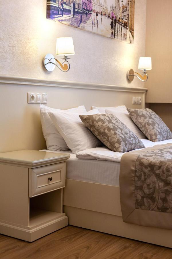 Royal Mini-Apart Hotel On Rynok Square Λβιβ Εξωτερικό φωτογραφία